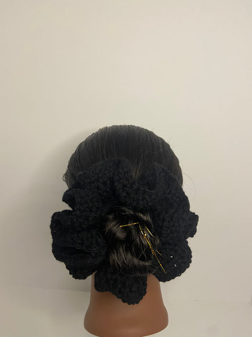 Ruffle scrunchie